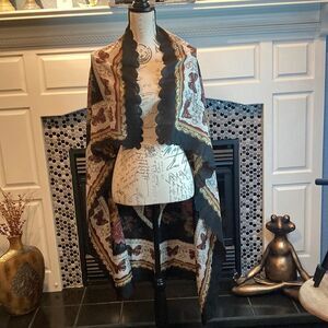 Beautiful floral scarf‎